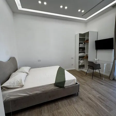 Sole Premium Balcony Overlooking Basilica *